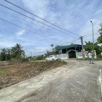 Bán nhanh lô đầu ve 2 mặt tiền cạnh nhà máy may xã quảng long ,cạnh trường mầm non đầu tư tiềm năng