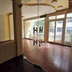 Bán nhà ngô gia tự - 111.5m - 6 tầng - ô tô tải tránh - kinh doanh sầm uất - ngõ thông!