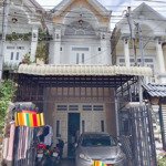 Chủ gởi bán nhà 1trệt 1lầu. dt: 76m2 sổ riêng thổ cư 100% có sân đậu oto vị trí ngay cầu mới hóa an