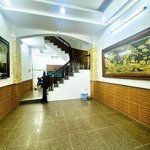 Mặt hồ phương mai, vỉa hè 2 bên, ô tô tránh, kinh doanh, ô tô vào nhà, 2 thoáng, 42m*4t