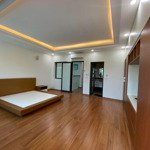 Cho thuê gấp hoàng cầu - đống đa, ô tô đỗ, 60m2x5 tầng, nhà mới toanh, phù hợp mọi mô hình, 22tr/th
