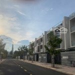 Cho thuê nhà phố newcity an phú - diện tích: 140m2 - 1 trệt 2 tầng 1 tum. giá: 70 triệuiệu/tháng. 0931356879