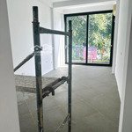 Mặt phố lò đúc góc ngã tư: 20m2 x 4 tầng, mặt tiền 3,3m, vỉa hè rộng, phù hợp kd nhiều mô hình