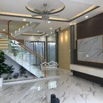 Nhà mới căng. thiết kế đẹp ko tì vết. giá giảm sâu