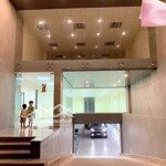 Cho thuê toà nhà mt hoàng hoa thám q.tân bình 6,5x28m 5 lầu thang máy chỉ 65tr/tháng