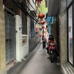 Dịch vọng hậu-cầu giấy- mặt ngõ 3m- ngõ thông- cách phố 50m- kinh doanh tốt- ở sướng- 36m2- 9.5 tỷ