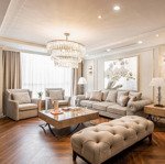 (chính chủ) bán căn góc 3 ngủ sáng 120m2, view quảng trường, nội thất xịn. giá bán 12 tỷ royal city