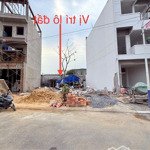Bán lô đất view công viên đường nhựa vỉa hè 18m
dt 5.5m x 10m tổng 61,9m2 thổ cư 53,5m2
vị trí đẹp