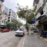 Tòa nhà văn phòng 9t - thang máy . full nội thất - 250m - dòng tiền 250tr/ tháng