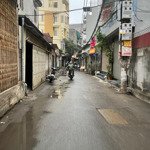 Bán 91m2 đất thổ cư nhổn lô góc ngõ trước nhà 2m5 hơn 11 tỷ
