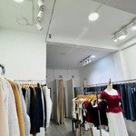 Bán nhà mặt tiền thương mại võ văn ngân tp. thủ đức. dt: 4m*20m. đang cho thuê 60tr/th