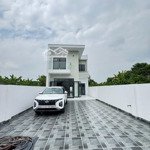 Bán căn nhà sân vườn siêu đẹp 6.5 * 30 sổ riêng thổ cư