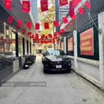 Cho thuê nhà ngõ 126 hoàng quốc việt, 40m, 4 tầng, 4 phòng ngủ, giá 16tr/ tháng, full nội thất.