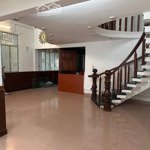 Cho thuê nhà đẹp hxh đường ba tháng hai, p10, hcm. thuận tiện kinh doanh, vp, spa