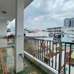 Chdv ngày trung tâm q10 cách ueh 200m full nội thất, bạn công rộng thoáng 40m2