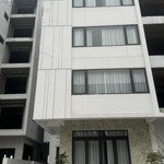 Căn liền kề 6 tầng để ở hoặc làm văn phòng, view biển, mới xây, nội thất đẹp