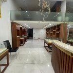 Cho thuê nhà mặt phố tô hiến thành, dt 85m2 x 4 tầng, mt 5.5m, nhà khá mới, vị trí đẹp, có vỉa hè