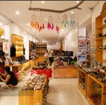 Cho thuê nhà mặt phố hàng gai, q. hk - dt 70m2 xây 3 tầng - vị trí đẹp - hợp làm showroom