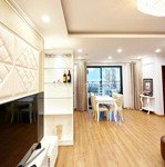 Bán nhà tập thể giải phóng, hai bà trưng, sổ hơn 40m, sd 110m2, 3 ngủ, nhà đẹp, ở ngay, ô tô đỗ cửa