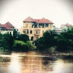Cho thuê biệt thự 4pn, 6wc tại ngọc thụy, long biên, 125 triệu diện tích 1000m2 sân vườn xung quanh