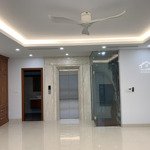 Cho thuê nhà đông quan, cầu giấy, dt 65m2x7 tầng thông sàn, đầy đủ đh, nl, thang máy, giá 40 tr/th