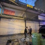 Mặt phố võ thị sáu trung tâm ăn uống sầm uất