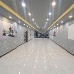Cho thuê nhà mp lạc trung, xây mới đẹp. diện tích 60m2 x 3 tầng. mặt tiền 3,6m. giá 35 triệu.