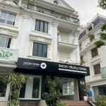 Cho thuê lk thành phố giao lưu - btl, 130m2 đất, xd:100m2 x 5, 1hầm, mt:8m, thông sàn, thang máy...