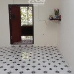 Cho thuê nhà tập thể khu a nghĩa tân, dt 90m có 4pn, 1pk, 1vs
