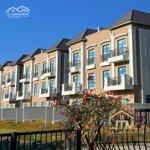 Cho thuê villas đối diện vinwonder tại vinhomes grand park. liên hệ 0828030977 thiện