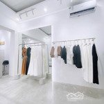 Cho thuê nhà mặt phố huế, nhà mới đẹp, diện tích: 80m2, mặt tiền:4,5m, giá thuê: 40 triệu