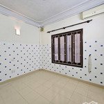 Bán nhà phân lô phố nguyễn chí thanh. dt 41m2*5 tầng. mt 4,2m. h: tn. ô tô vào nhà.giá 15,7 tỷ.
