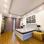 Cần bán nhà 5 tầng phố văn cao liễu giai ba đình