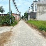 Chủ gửi em lô duy nhất , đất dân đông, sổ hồng riêng, giá 890tr, bao hết phí