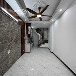 Nhà vân côn dt 41m2, có gara, cách dl thăng long chỉ 400m. đường ôtô, thông. tiện di chuyển mỹ đình