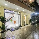 Bán nhà đẹp nguyễn hồng đào ngang 7 dài 4 trệt lầu hẻm 4 m thông giá 3 tỷ850
