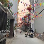 Bán nhà riêng gần mặt phố yên bình, trước cửa nhà ô tô tránh