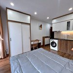 Tòa chdv thịnh quang, 92m2*7t, mt 5m, 25 phòng kk, đủ pccc, cách ô tô tránh 10m, dòng tiền 8%/năm!