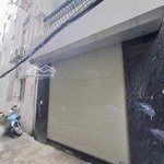 Bán gấp - tt cầu giấy - dt 40m2x5 tầng - mt 4m- ngõ thông - ba gác tránh nhau - gần phố - tổng 6 pn