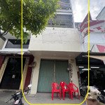 Nguyên căn 1 trệt 4 lầu mặt tiền huỳnh mẫn đạt q5