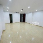 Cho thuê căn nhà ở phố trung kính to, cầu giấy. dt 85m2 x 7 tầng mặt tiền 5,5m có thang máy
