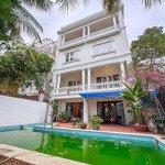 Cho thuê biệt thự 4pn, 3wc, 300m2 tại tây hồ, hà nội có sân vườn và bể bơi riêng chỉ với 105 triệu