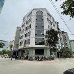 Cho thuê toà nhà kđt mỗ lao, hà đông.diện tích190m2, 5 tầng, lô góc, thông sàn, thang máy, giá bán 115 triệu/th