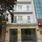 Cho thuê nhà phố hoàng quốc việt - cầu giấy, 75m2 x 4t, mt: 5m, mỗi tầng 2 phòng, đủ đh, nl, ôtô đỗ