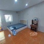 Cho thuê căn hộ tập thể 1 phòng ngủ 1pn, 30m2, 5,5 triệu tại phố phương mai