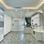 Bán nhà mới thang máy, ôtô hồ tùng mậu-xuân thủy, 42m2x 6 tầng gần phố, gần đh sư phạm, đh thương mại