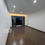 Bán nhà 7 tầng mặt đường lạc long quân, view hồ tây, kinh doanh, thang máy, 40m2, giá bán 25 tỷ.