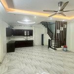 Bán nhà thuỵ phương 6tx35m2, mt 5,25m, nở hậu, cạnh ub phường, gần trường học các cấp, nhỉnh 5 tỷ