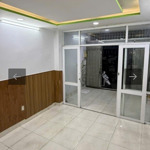 Nhà mặt chợ thuận tiện mua bán kinh doanh nhiều mặt hàng
