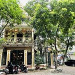 Biệt thự lô góc vạn phúc, 3 mặt thoáng, thang máy, nội thất châu âu, 230m, kinh doanh, giá đầu tư.